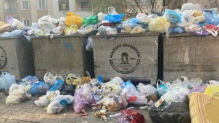 Maltepe Belediyesindeki grev nedeniyle çöplerin toplanmamasına vatandaşlar tepki gösterdi