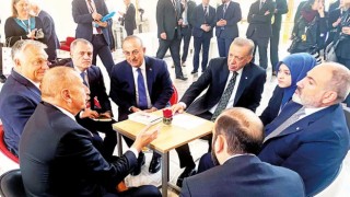 Aliyev ve Paşinyan’la barış masası