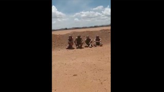 Çad Ordusu Sömürgeci Fransız askerlerini hizaya getirdi