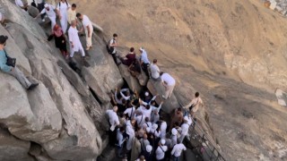 Hacı adaylarının Hira Mağarası'na ziyaretleri sürüyor