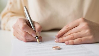 43 yılda 12 kez boşandılar