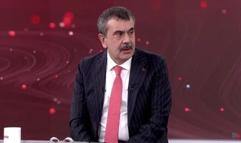 Gündemimizde yaz tatilini öne çekmek yok