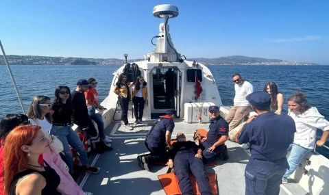 Açık denizde tıbbi tahliye eğitimi