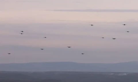 Türkiye’de ilk! Sürü İHA’lar gerçek mühimmatla hedefi vurdu