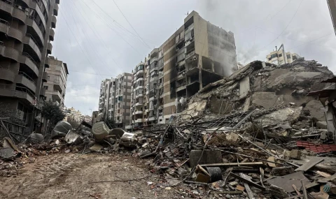 Katil İsrail'in Lübnan'a saldırılarında onlarca sivil hayatını kaybetti