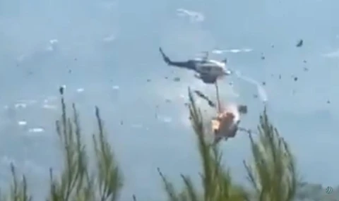 iki yangın söndürme helikopteri havada çarpıştı