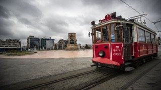 Nostaljik tramvay yolcusuz kaldı