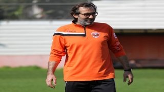 Adanaspor yardımcı antrenörü Zafer Karagöz hayatını kaybetti