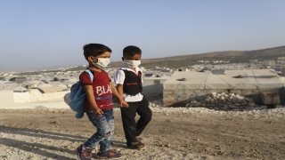İdlib’de okullar Kovid19 nedeniyle gecikmenin ardından açıldı