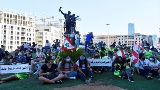 Lübnan’da göstericiler 17 Ekim protestolarının birinci yılında yine sokaklarda