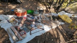 Muş’ta PKK’lı teröristlerce kullanılan iki sığınakta patlayıcı ve yaşam malzemeleri bulundu