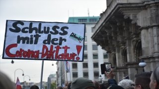 Avusturya’da Kovid19 önlemleri protesto edildi