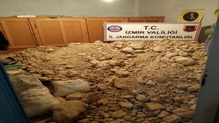 İzmir’de bir evin mutfağında kaçak kazı yapan 6 kişi gözaltına alındı