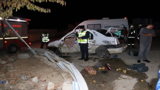 Kastamonu’da otomobil bariyerlere çarptı: 1 ölü, 2 yaralı
