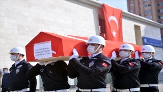 Mersin’de midibüsün devrilmesi sonucu şehit olan polis için tören düzenlendi