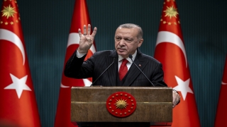 Erdoğan: ”Kendisini desteklemiyor diye öğretmeninden işçisine, hakiminden polisine, esnafından iş adamına kadar herkese hakaret etmeyi siyaset sananı bu millet affetmez.”