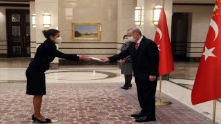 Lüksemburg Büyükelçisi Angele da Cruz, Cumhurbaşkanı Erdoğan’a güven mektubu sundu