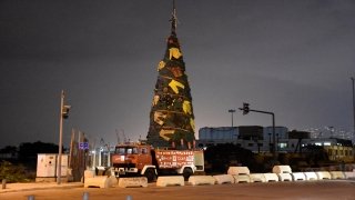 Lübnan’daki Noel etkinliklerinde Beyrut Limanı’ndaki patlamada ölen itfaiyeciler unutulmadı