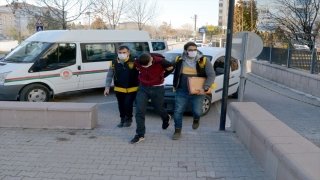 Aksaray’da evlerden ziynet eşyası ve motosiklet çaldığı öne sürülen zanlı tutuklandı