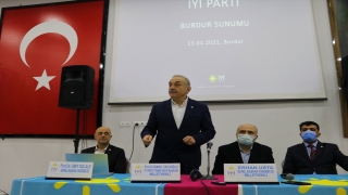 İYİ Parti heyeti Burdur’da ekonomi sunumu yaptı