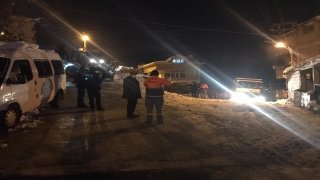 Samsun’da buzlanan yolda tuzlama çalışması yapan belediye işçileri darbedildi
