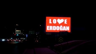 Gaziosmanpaşa’da ”Love Erdoğan” görseli LED ekranlara yansıtıldı
