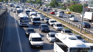 İstanbul’da kademeli normalleşmeyle trafikte yoğunluk yaşanıyor