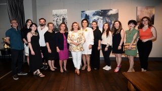 Kültür ve Turizm Bakan Yardımcısı Özgül Özkan Yavuz, İyilik İçin Sanat Derneğinin karma sergisini gezdi