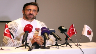 Hatayspor Teknik Direktörü Ömer Erdoğan: ”Keyif veren futbol izlettirmek istiyoruz”
