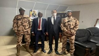 Türkiye’nin Encemine Büyükelçisi Kaygısız, Çad Hava Kuvvetleri Komutanı İdris ile görüştü