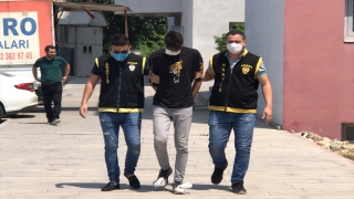 Adana’da park halindeki araçların lastiklerini çaldıkları iddiasıyla 3 zanlı tutuklandı
