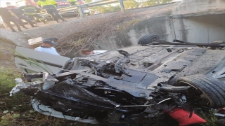 Samsun’da hafif ticari araç menfeze çarpıp devrildi: 3 ölü, 2 yaralı