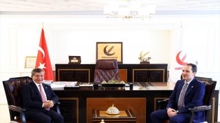 Gelecek Partisi Genel Başkanı Davutoğlu, Yeniden Refah Partisi Genel Başkanı Erbakan’ı ziyaret etti