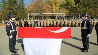 Tunceli’de halı sahada kalp krizi sonucu vefat eden asker için tören düzenlendi