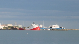 Karadeniz’de kötü hava şartları nedeniyle gemiler Samsun açıklarında bekletiliyor