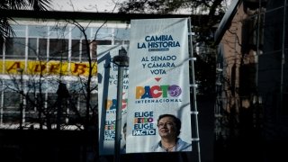 Kolombiya’da devlet başkanı adayı Gustavo Petro, seçim kampanyasına Barselona’dan başladı
