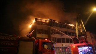 GÜNCELLEME Kastamonu’da kamu kurumlarının bulunduğu binadaki yangın söndürüldü