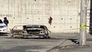 Şanlıurfa’da yanan otomobilde erkek cesedi bulundu