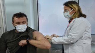 Yerli Kovid19 aşısı TURKOVAC Trabzon’da uygulanmaya başlandı