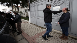 Ukrayna’dan tahliye edilen Türk vatandaşlarından savaş bölgesine yardım