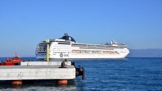 MCS Cruises’e ait kruvaziyer, 6 yıl sonra Kuşadası’na demirledi