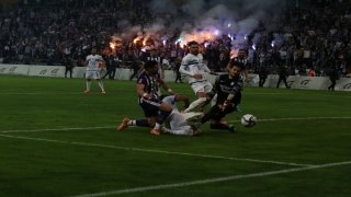 TFF 2. Lig’e yükselen Arnavutköy Belediyespor, kupasını aldı 