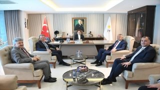 Akşener, Adana ve Mersin büyükşehir belediye başkanlarıyla görüştü 