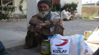 Türk Kızılay, yaptığı yardımlarla Pakistanlı selzedelerin yüzünü güldürdü