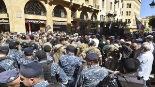 Lübnan’da emekli askerlerin maaşı yüzde 300 artırılıyor